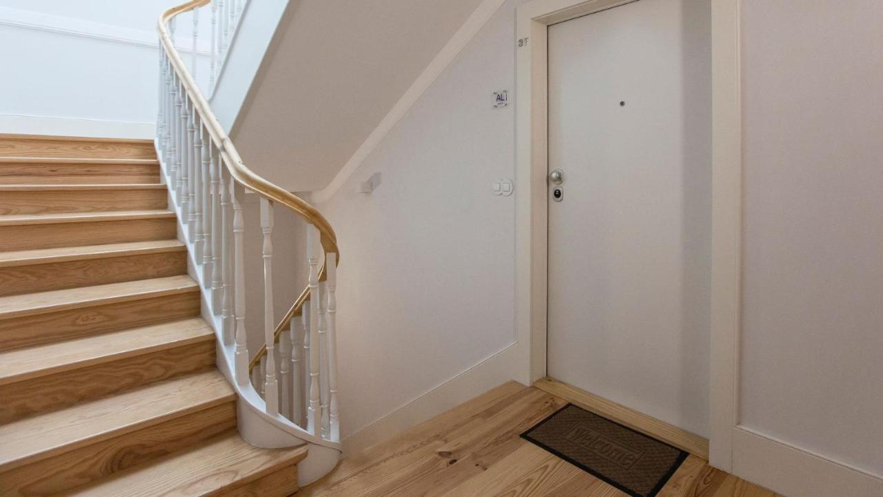 Stylish Studio W/ Ac & Balcony By Lovelystay Porto Exteriér fotografie