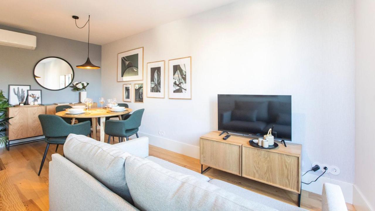 Stylish Studio W/ Ac & Balcony By Lovelystay Porto Exteriér fotografie