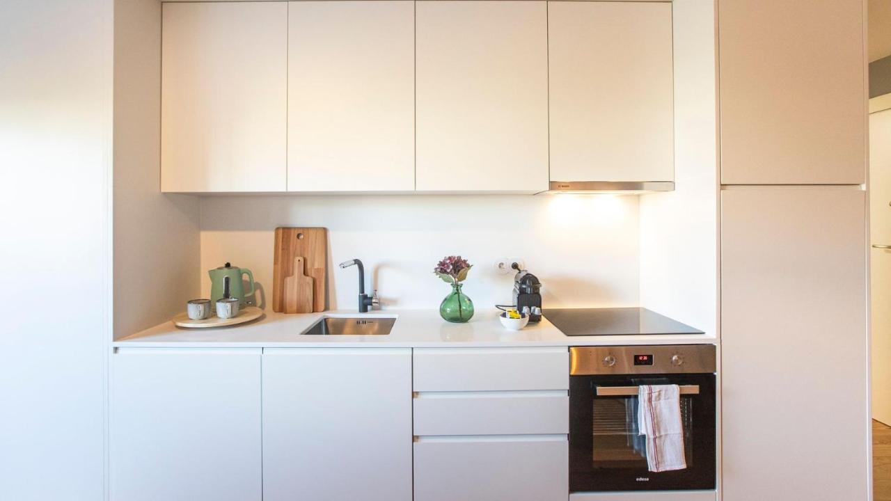 Stylish Studio W/ Ac & Balcony By Lovelystay Porto Exteriér fotografie