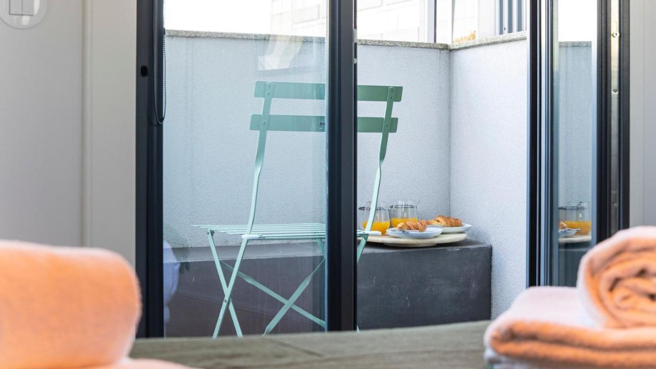 Stylish Studio W/ Ac & Balcony By Lovelystay Porto Exteriér fotografie