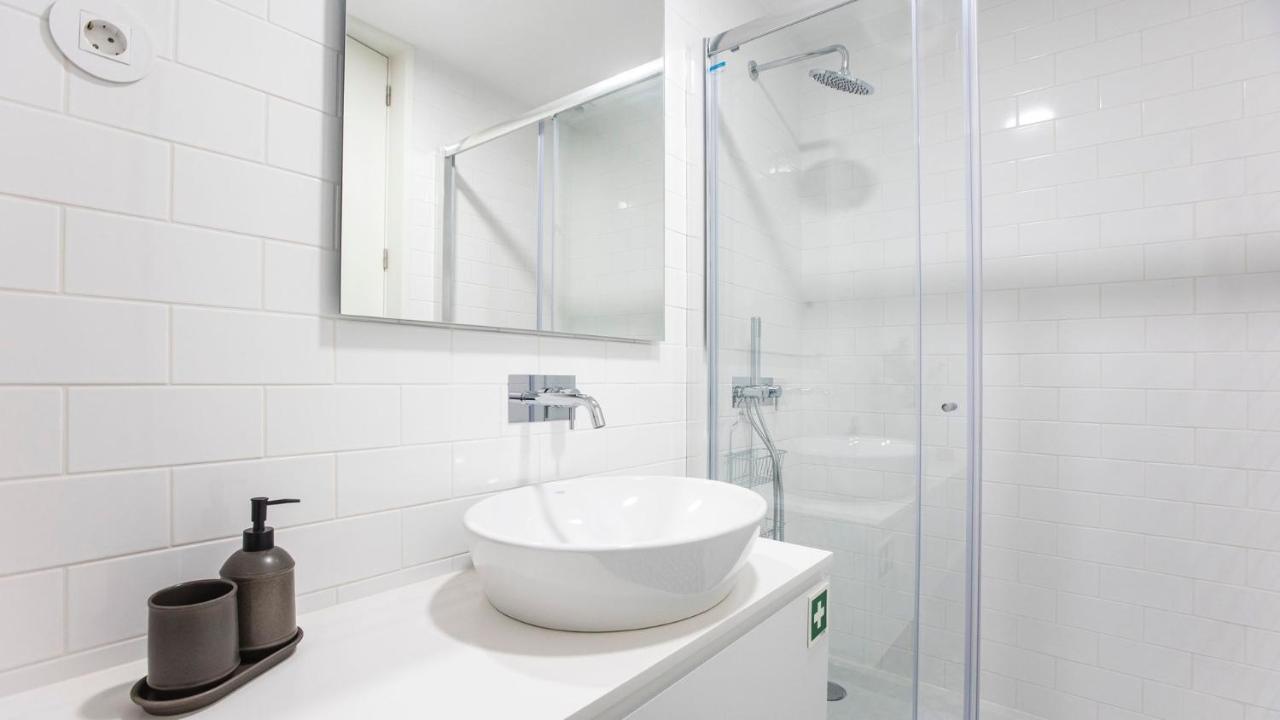 Stylish Studio W/ Ac & Balcony By Lovelystay Porto Exteriér fotografie